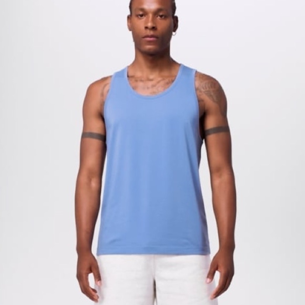 Fabletics Men’s Blue Heather Muscle Tank Size Medium